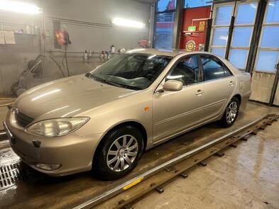 Toyota Camry vaihtoauto