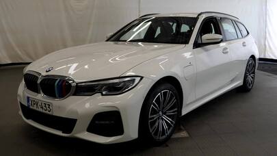 BMW 330 vaihtoauto