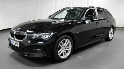 BMW 320 vaihtoauto