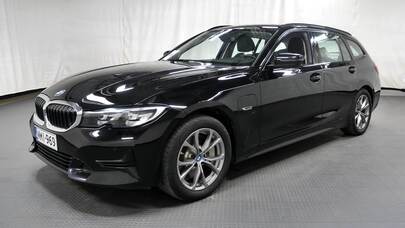 BMW 330 vaihtoauto
