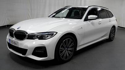 BMW 330 vaihtoauto