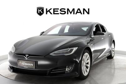 Tesla Model S vaihtoauto