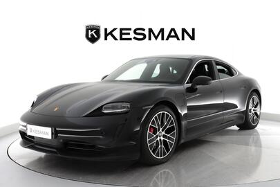 Porsche Taycan vaihtoauto
