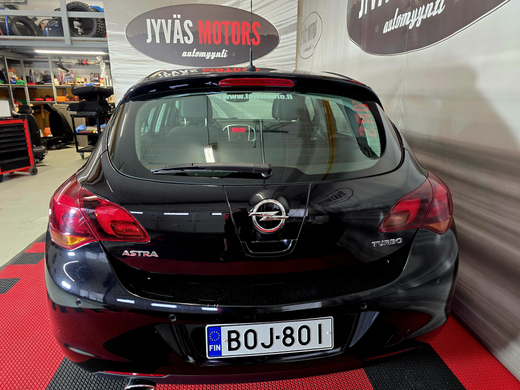 Opel Astra vaihtoauto