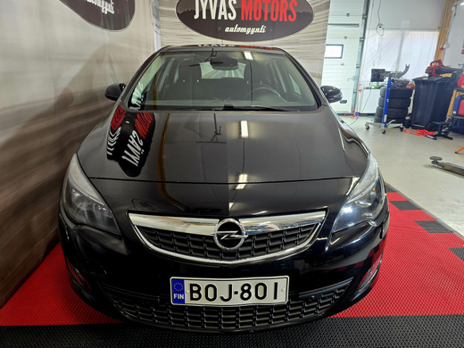 Opel Astra vaihtoauto