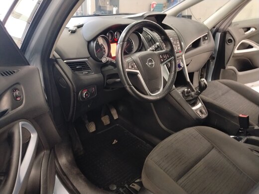 Opel Zafira Tourer vaihtoauto