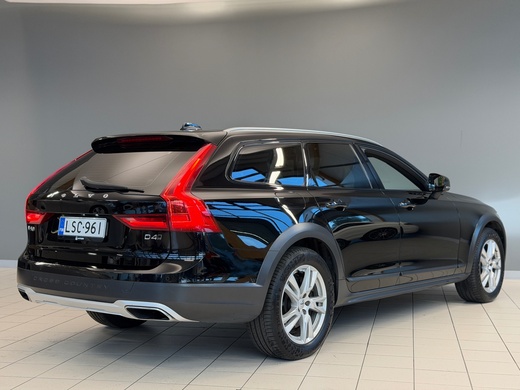 Volvo V90 Cross Country vaihtoauto