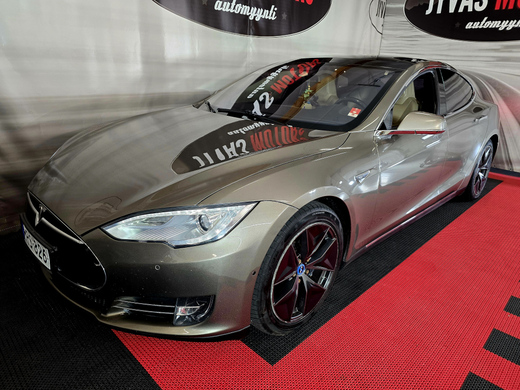 Tesla Model S vaihtoauto