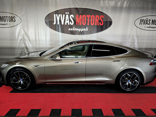 Tesla Model S vaihtoauto