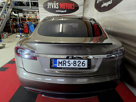 Tesla Model S vaihtoauto