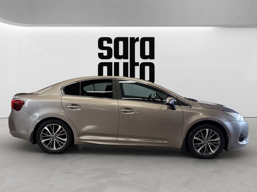 Toyota Avensis vaihtoauto