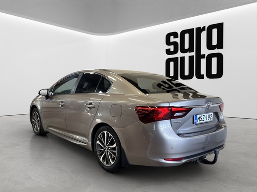 Toyota Avensis vaihtoauto
