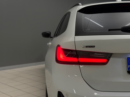 BMW 330 vaihtoauto