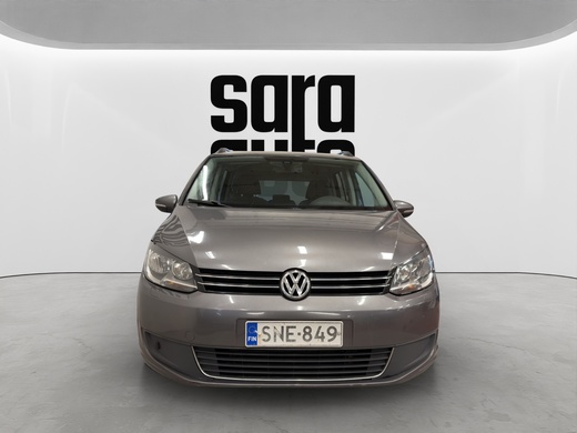 Volkswagen Touran vaihtoauto