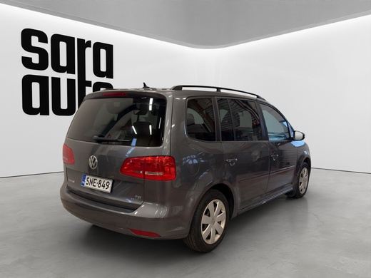 Volkswagen Touran vaihtoauto