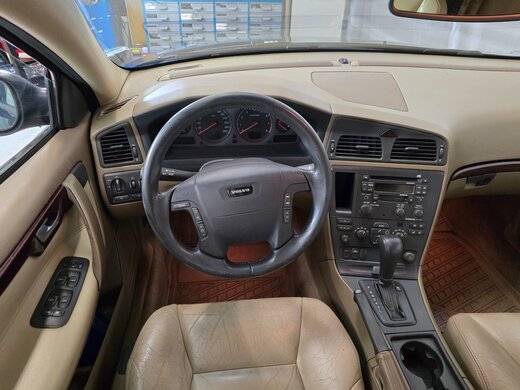 Volvo V70 vaihtoauto
