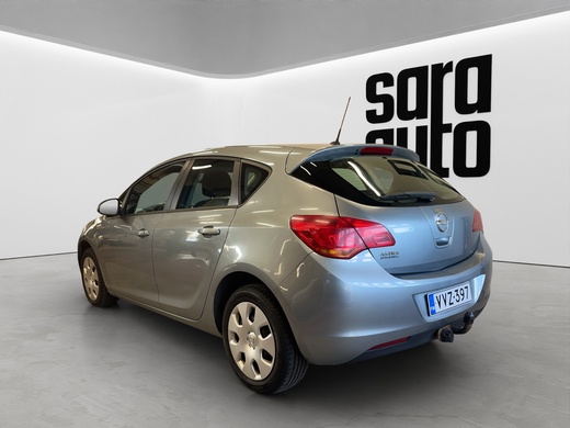 Opel Astra vaihtoauto