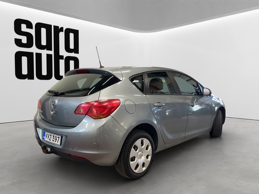 Opel Astra vaihtoauto