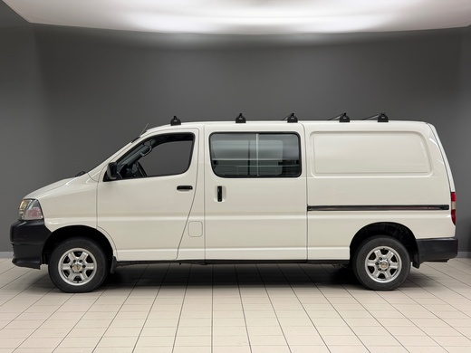 Toyota Hiace vaihtoauto
