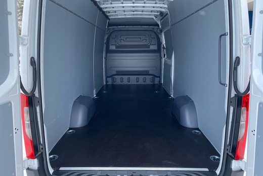 heti ajoon Mercedes-Benz Sprinter