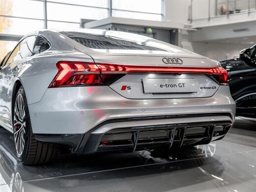 heti ajoon Audi e-tron GT