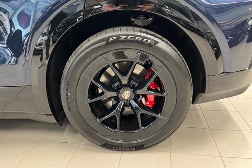 heti ajoon Porsche Cayenne