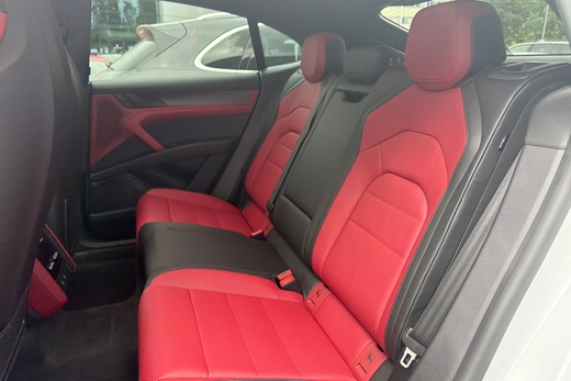 heti ajoon Porsche Cayenne