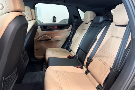 heti ajoon Porsche Cayenne