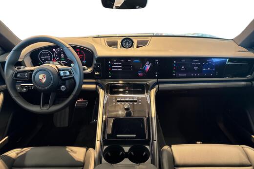 heti ajoon Porsche Panamera