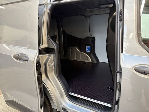 heti ajoon Ford Transit Courier