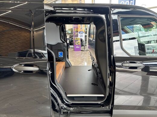 heti ajoon Ford Transit Courier