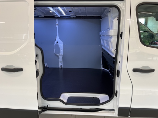 heti ajoon Nissan Primastar