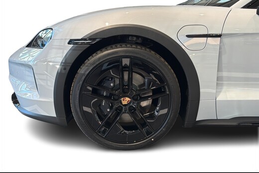 heti ajoon Porsche Taycan
