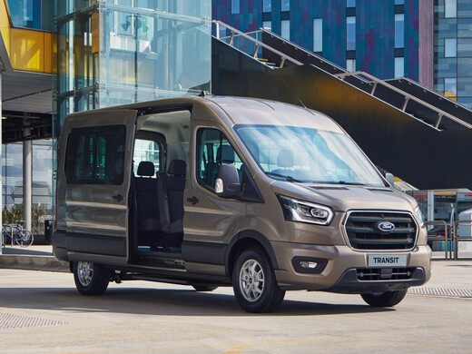 uusi Ford Transit