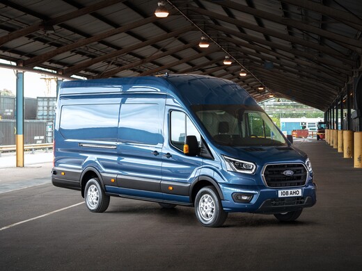 uusi Ford Transit