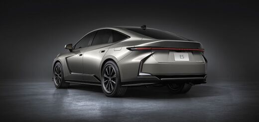 uusi Lexus ES
