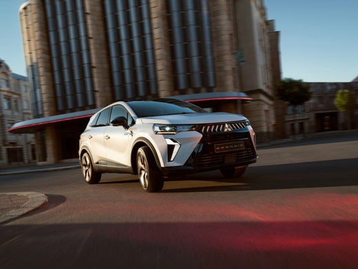 uusi Mitsubishi Grandis