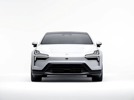 uusi Polestar 4