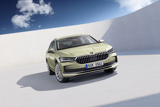 uusi Skoda Superb