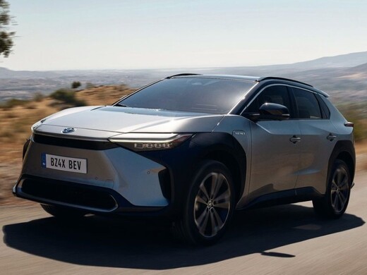 uusi Toyota bZ4X