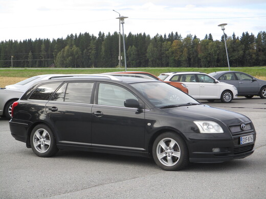 Toyota Avensis vaihtoauto