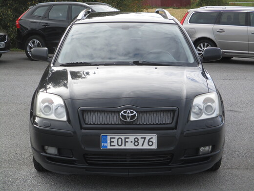 Toyota Avensis vaihtoauto