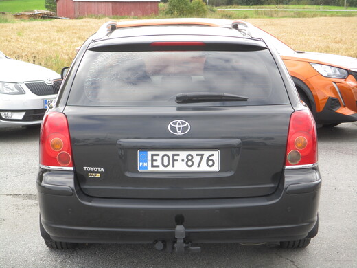 Toyota Avensis vaihtoauto