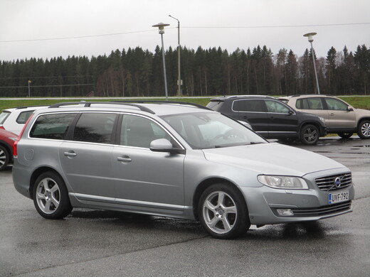 Volvo V70 vaihtoauto
