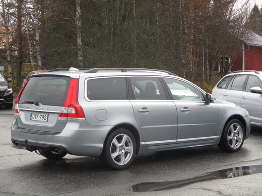 Volvo V70 vaihtoauto