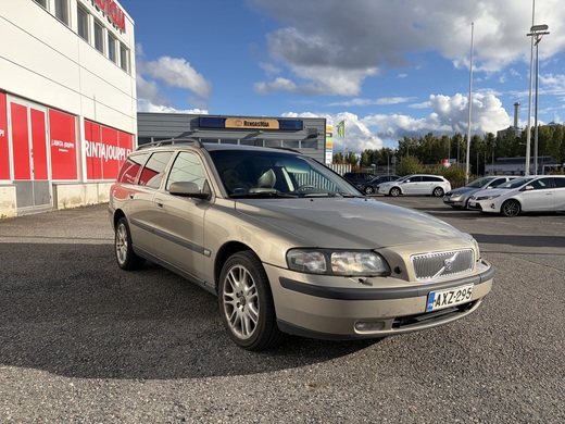 Volvo V70 vaihtoauto
