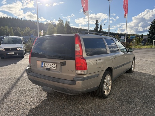 Volvo V70 vaihtoauto