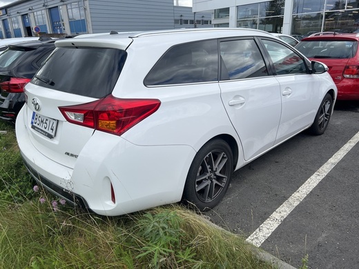 Toyota Auris vaihtoauto