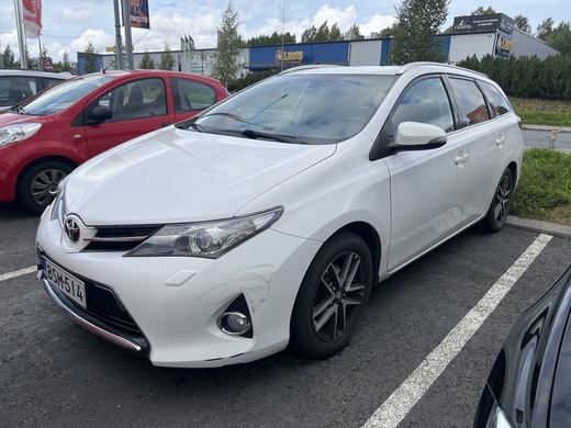 Toyota Auris vaihtoauto