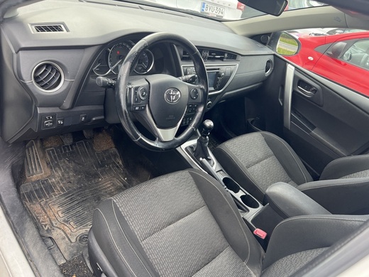 Toyota Auris vaihtoauto